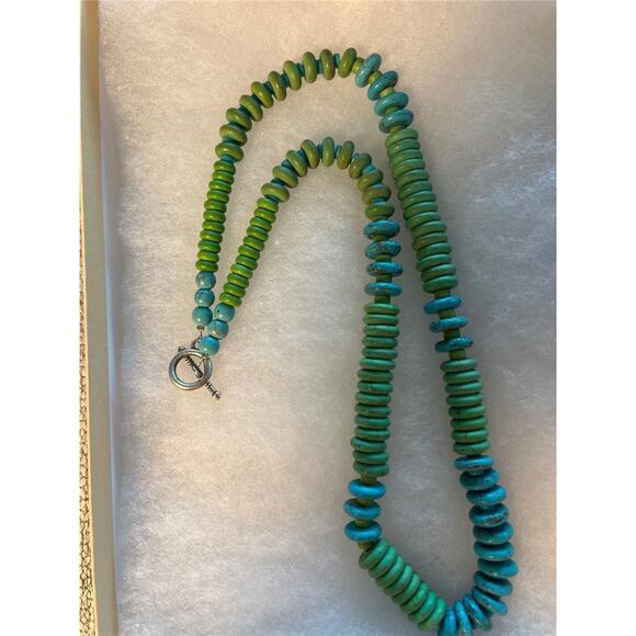 Native American Gaspeite and Turquoise color Howlite Disc Necklace - Picture 2 of 2